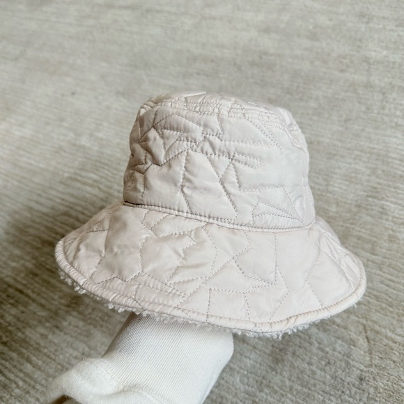 Rag & Bone Reversible Beige Sherpa and Quilted Nylon Addison Bucket Hat - Picture 5 of 13